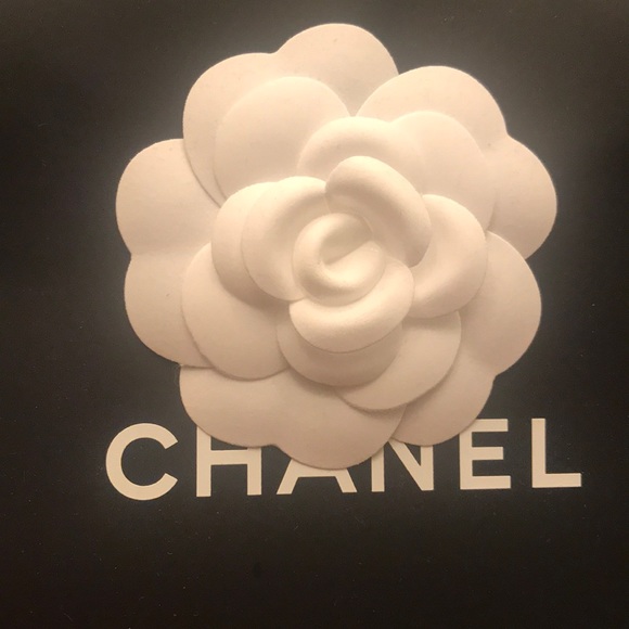 Meet your Posher, Narine - Picture 1 of 1